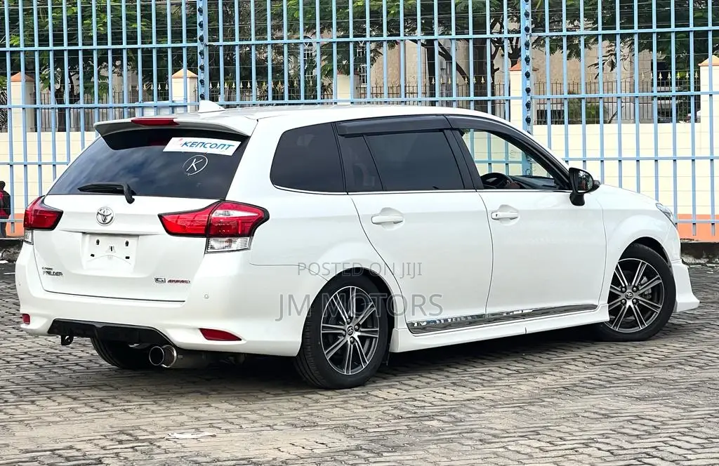 Toyota Corolla Fielder 2017 White