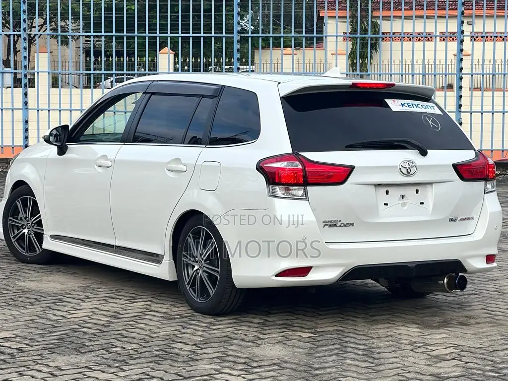 Toyota Corolla Fielder 2017 White