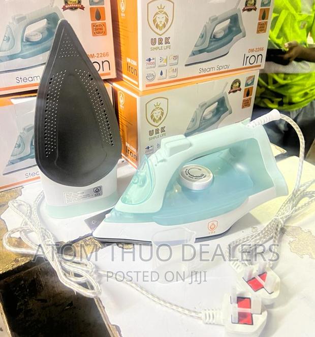 URK Iron With Switch to Dry / Steam /Spray / Burst of Steam