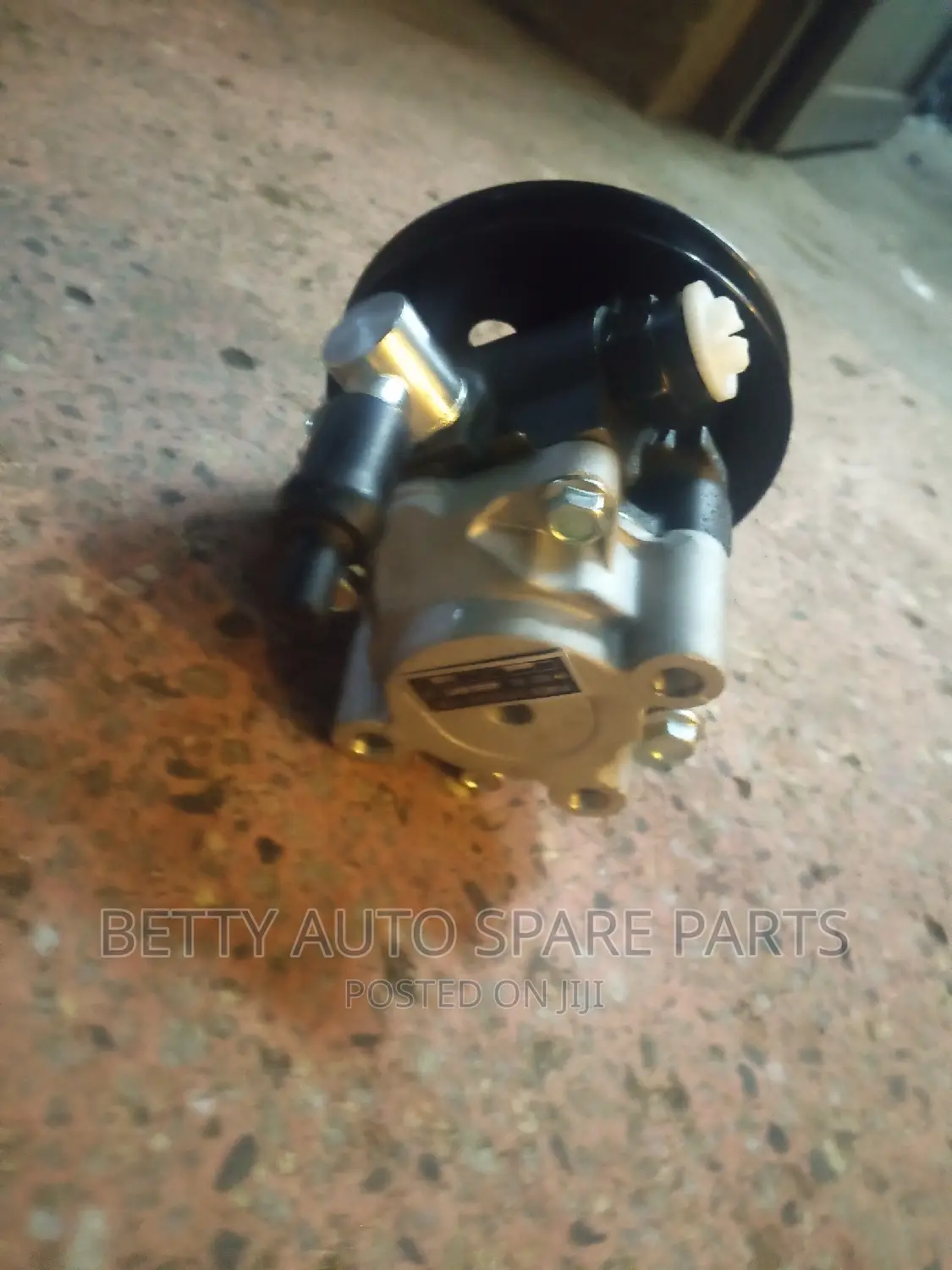 Toyota Hiace 7 L Steering Pump or Cartilage