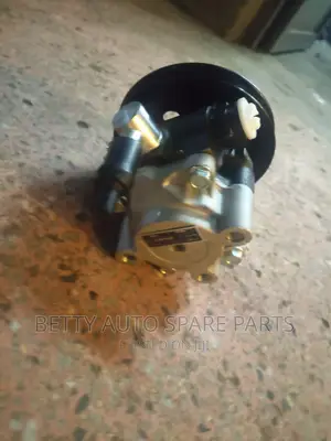 Toyota Hiace 7 L Steering Pump or Cartilage