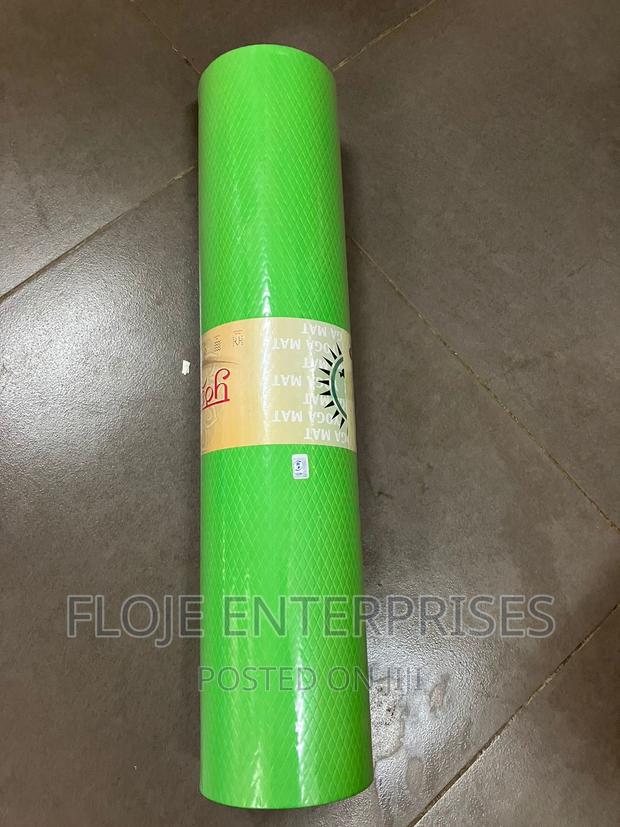 Yoga Mat Black 7mm Without Bag - thumbnail 3