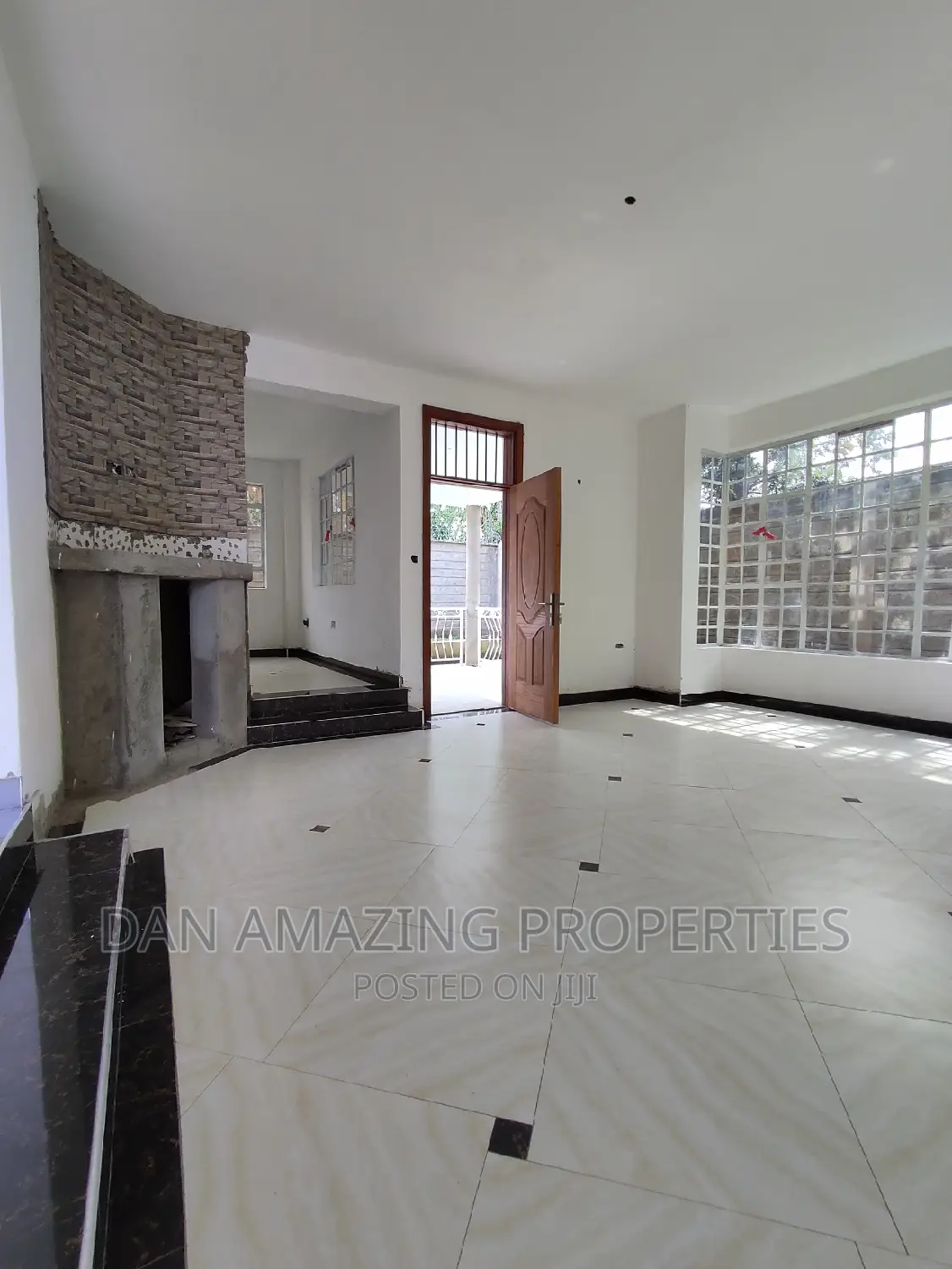 4bdrm Maisonette in Plus 2 Dsq, Rimpa for sale