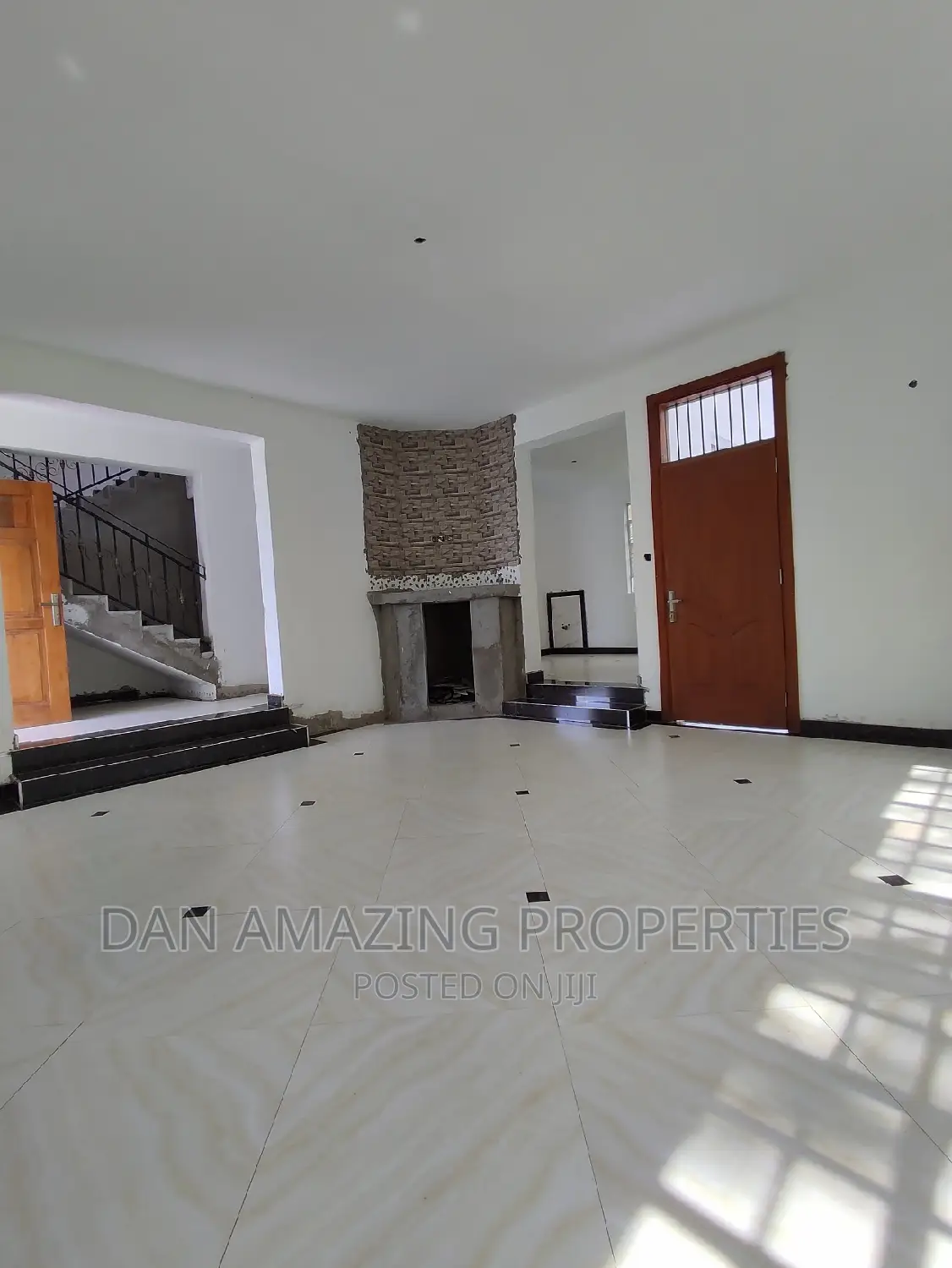 4bdrm Maisonette in Plus 2 Dsq, Rimpa for sale
