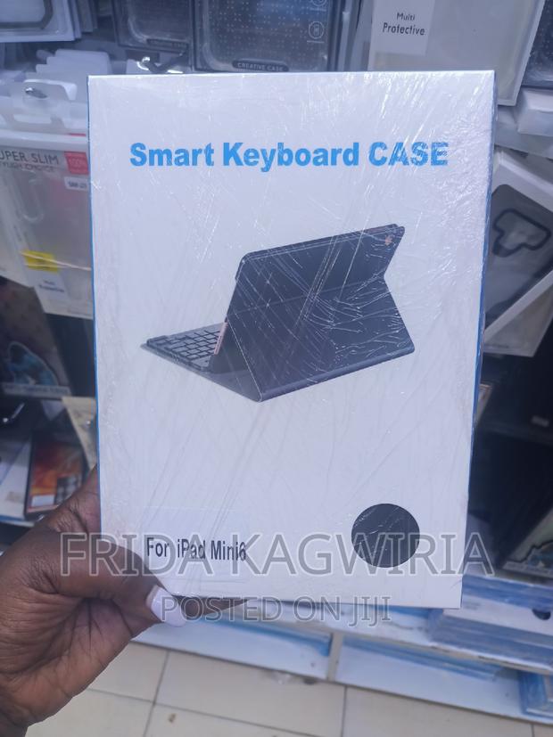 iPad Mini 6 Smart Keyboard Case - thumbnail 2