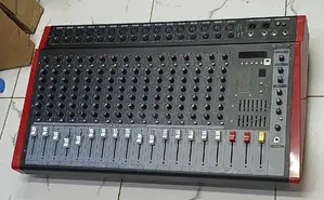 16 Channels USB Yamaha Powered Mixer