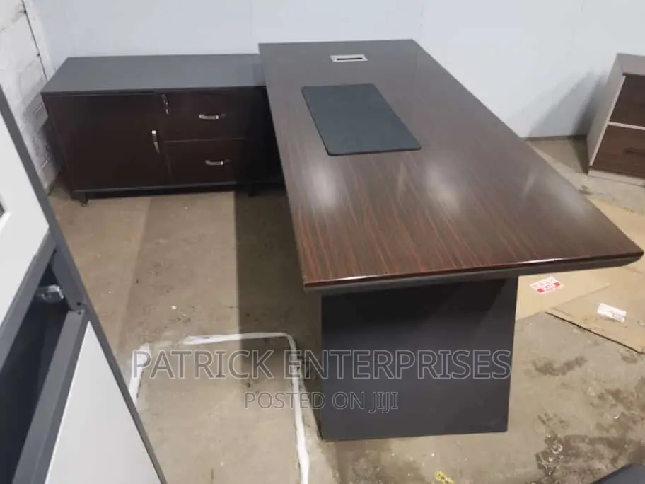Executive Imported Morden Office Desk 2mtrs