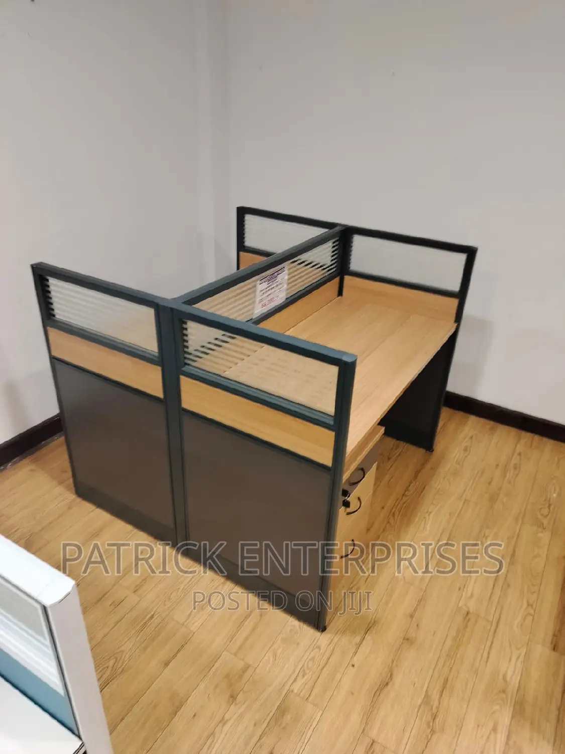 Executive Imported Morden 2 Way Workstation