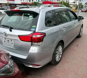 Toyota Corolla Fielder 2016 Silver