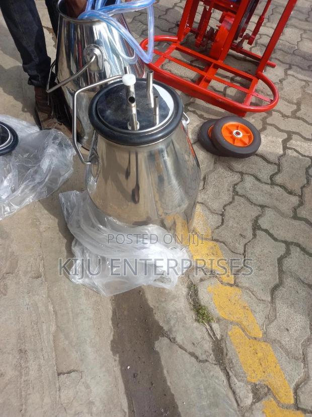 Double Milking Machine - main view