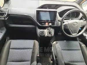Toyota Noah 2.0 AWD (8 Seater) 2016 Blue