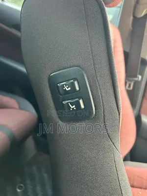 Toyota Crown 2016 Burgundy