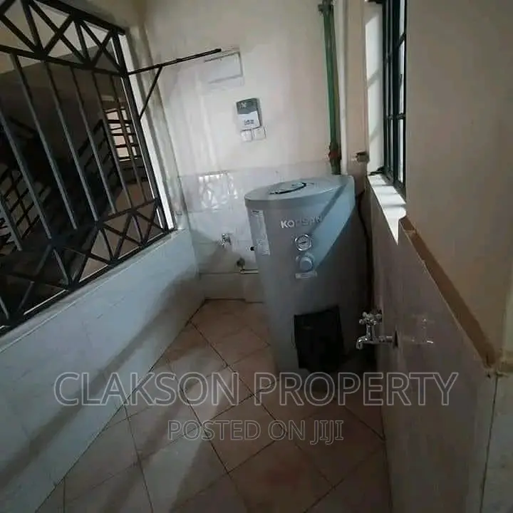 3bdrm Apartment in Woodley for rent