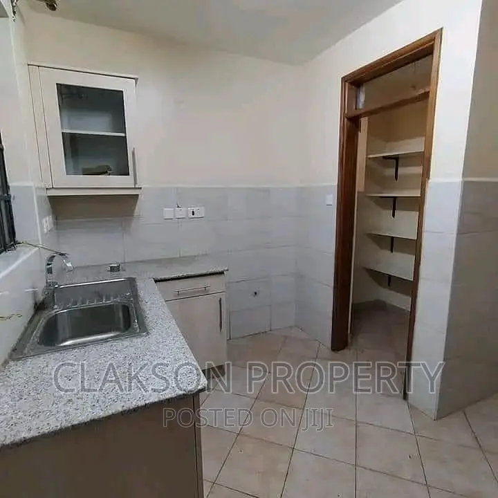 3bdrm Apartment in Woodley for rent