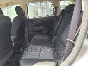 Mitsubishi Outlander 2.0 PHEV AWD 2016 Gray