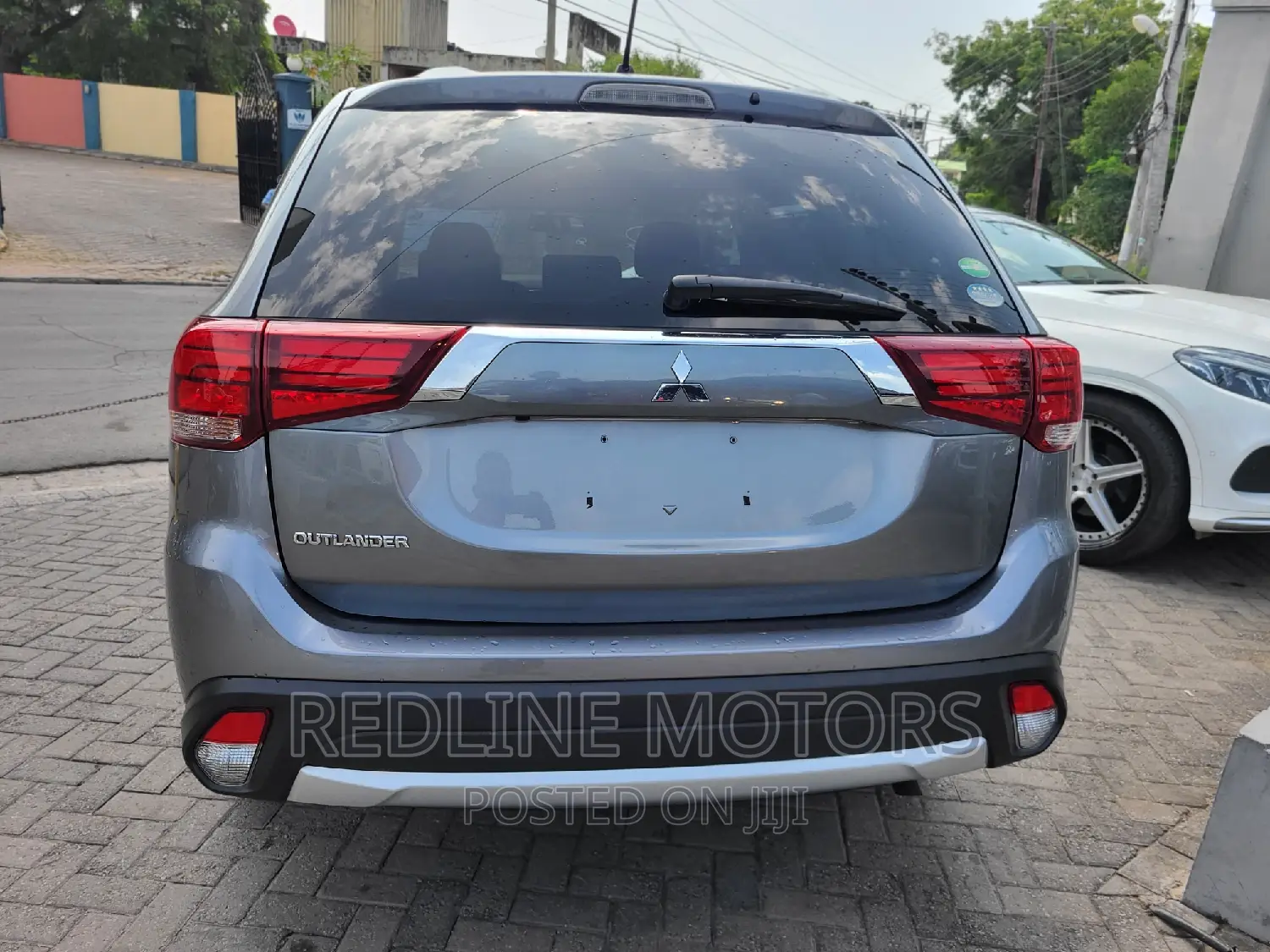 Mitsubishi Outlander 2.0 PHEV AWD 2016 Gray
