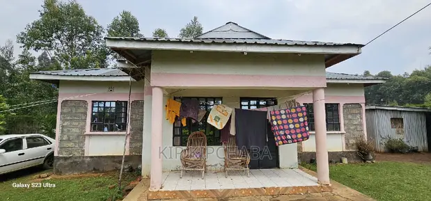 2bdrm Bungalow in Outspan, Racecourse for sale