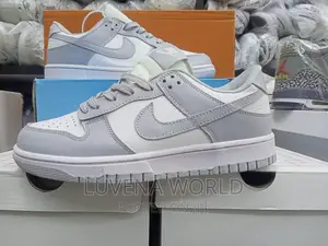 SB Dunk Low