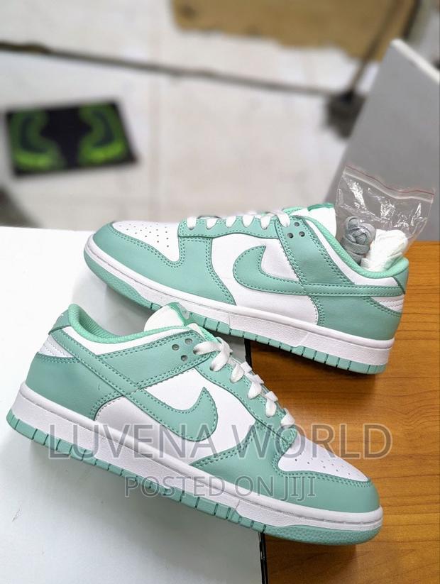 Green SB Dunk Low - thumbnail 2