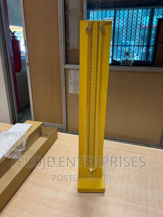 Manometer on Stand - main view