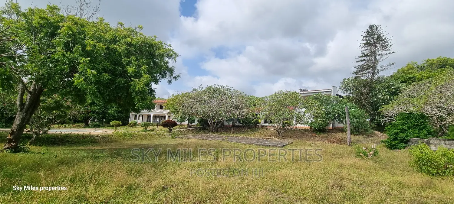 Kuruwitu Vipingo, 4.4 Acre Beach Property on Sale