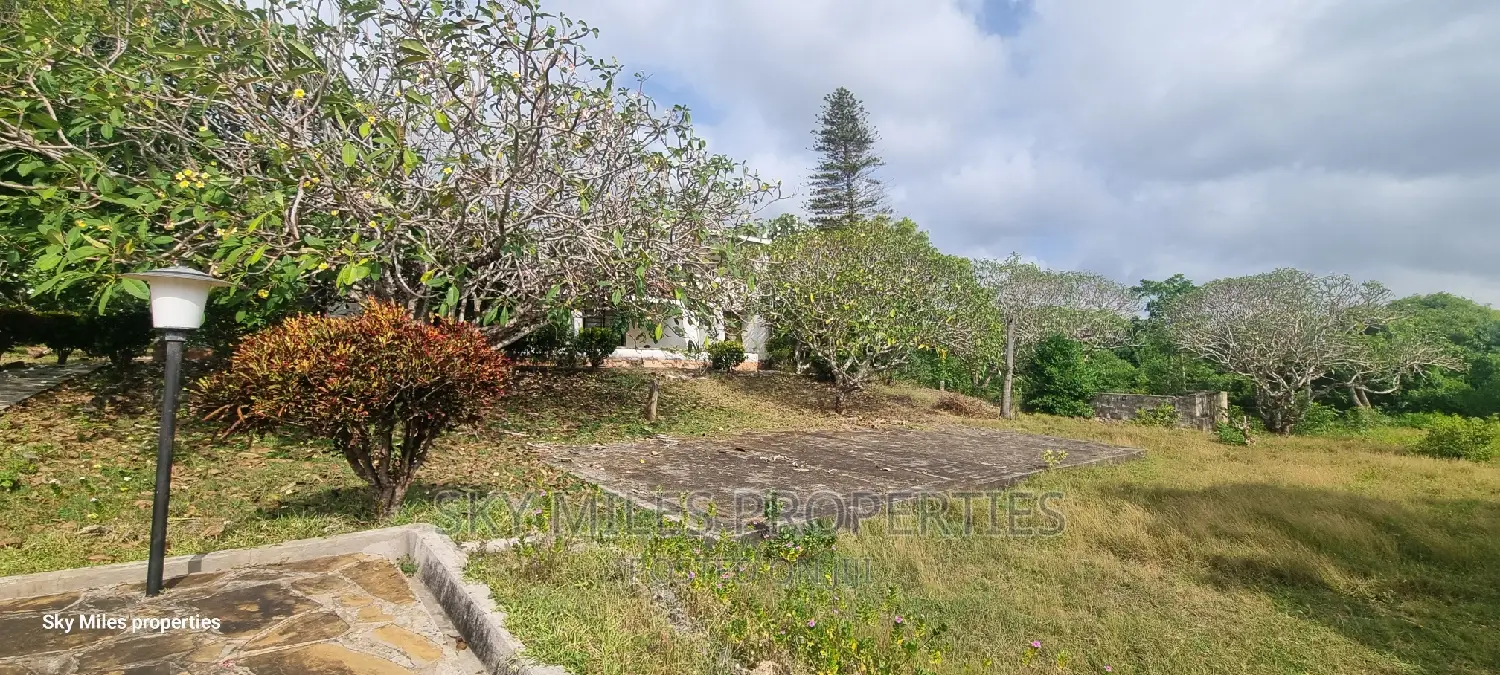 Kuruwitu Vipingo, 4.4 Acre Beach Property on Sale