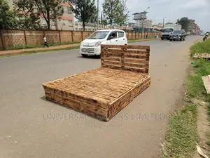 Pallet Bed - DIY Detachable Blazed Pallet Bed With Drawers