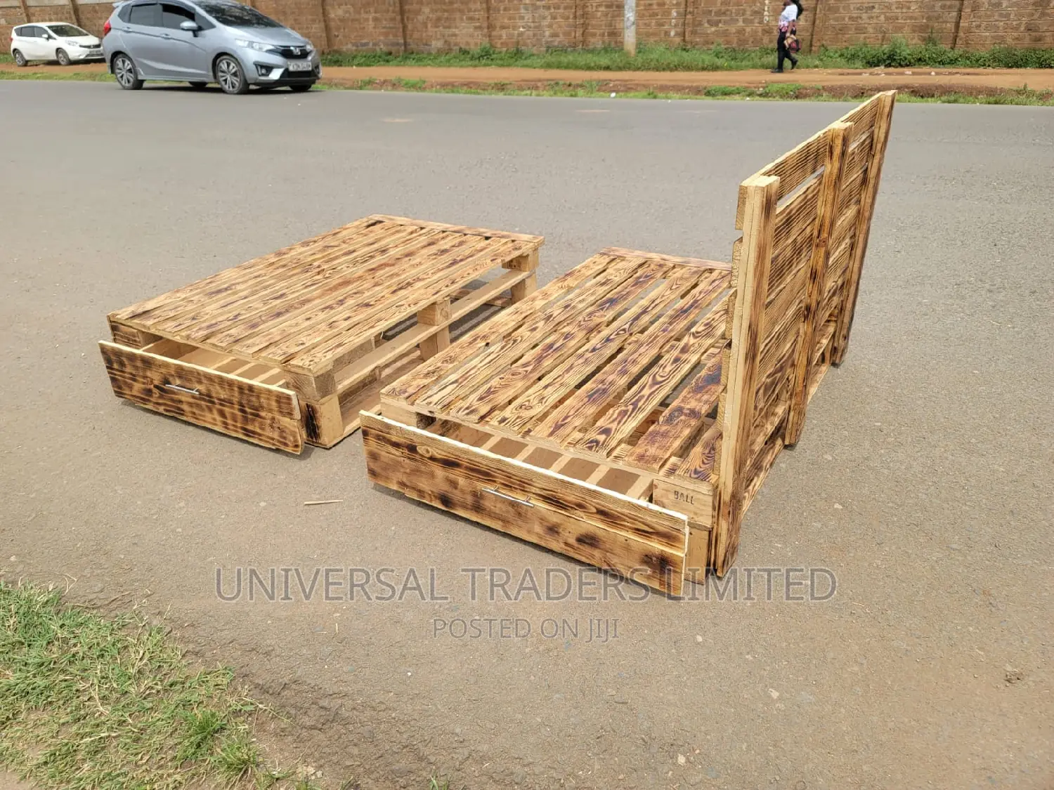 Pallet Bed - DIY Detachable Blazed Pallet Bed With Drawers