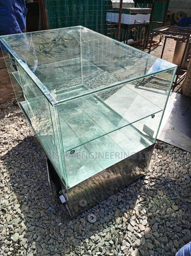 Cake Display - thumbnail 2