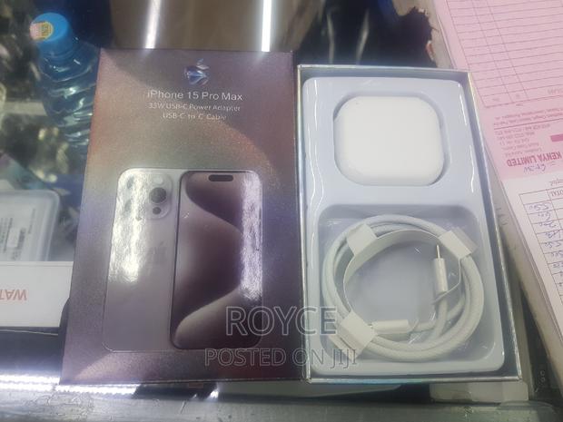 iPhone 15 Pro Max 35W Power Adapter ( USB C to C Cable) - main view