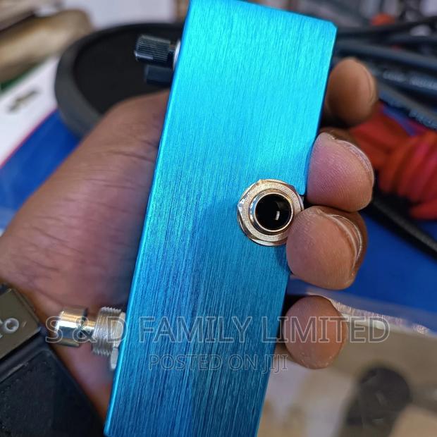 Analog Chorus Guitar Pedal Effect - thumbnail 2