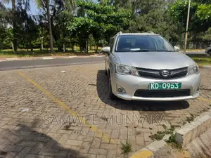 Toyota Corolla Fielder 2017 Silver