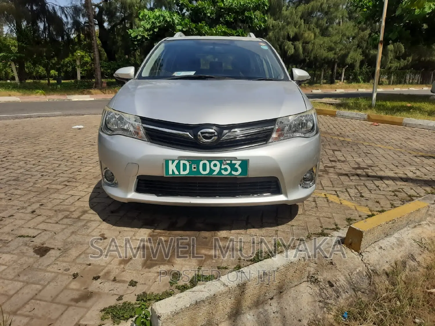 Toyota Corolla Fielder 2017 Silver