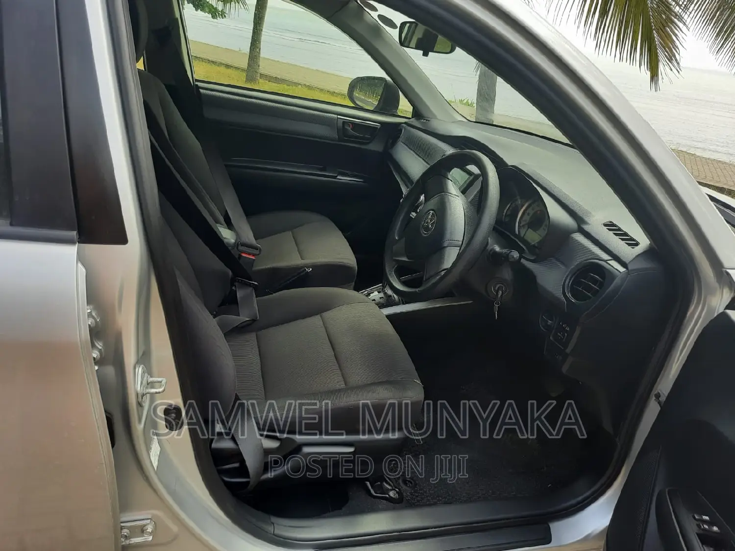 Toyota Corolla Fielder 2017 Silver