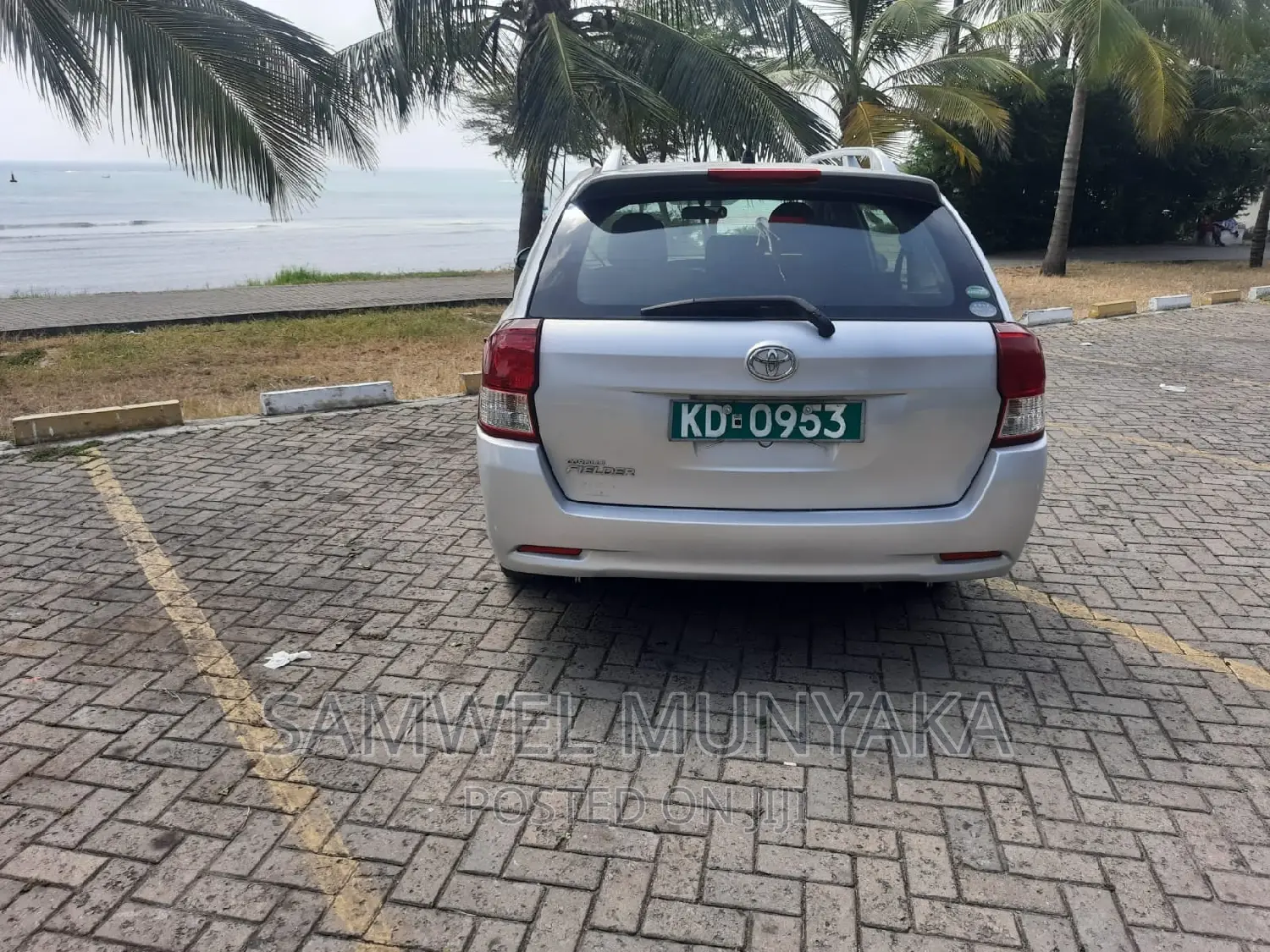 Toyota Corolla Fielder 2017 Silver