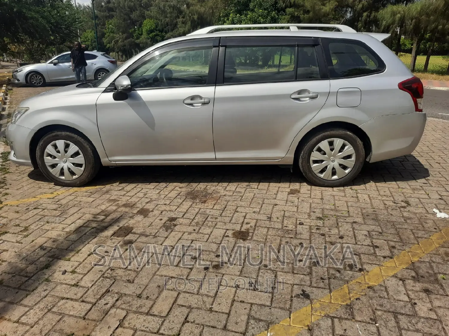Toyota Corolla Fielder 2017 Silver