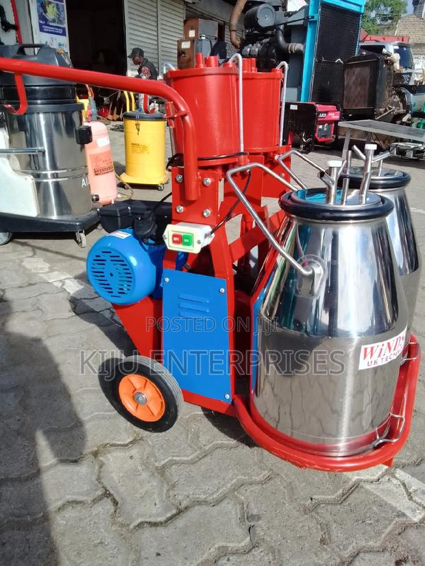 Windsor Double Milking Machine Available Now - thumbnail 2
