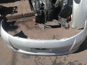Toyota Isis Frontbumper