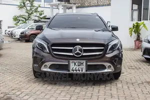 Mercedes-Benz GLA-Class 2015 Pink