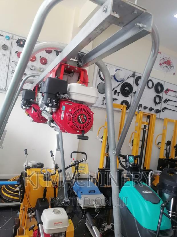 Concrete Hoist Half Tonne -Honda Engine - thumbnail 3