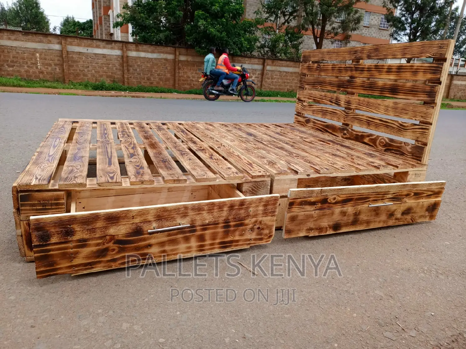 Pallet Bed- 5*6 Pallet Bed- With Drawers. (DL10)