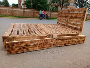 Pallet Bed- 5*6 Pallet Bed- With Drawers. (DL10)