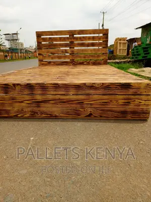 Pallet Bed- 5*6 Pallet Bed- With Drawers. (DL10)