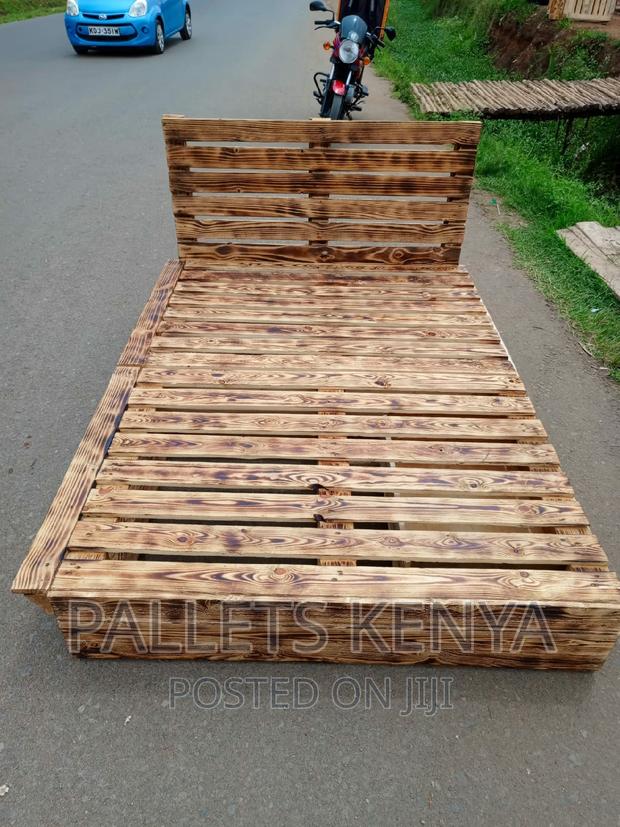 Pallet Bed- 5*6 Pallet Bed With Drawers. (SH,05)