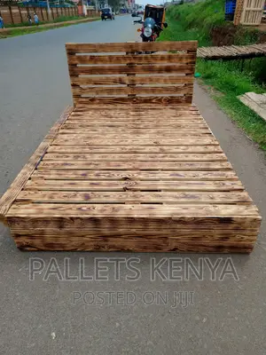 Pallet Bed- 5*6 Premium Pallet Bed With Drawers. (SH,07)