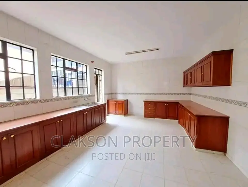 4bdrm Townhouse / Terrace in Lavington for rent