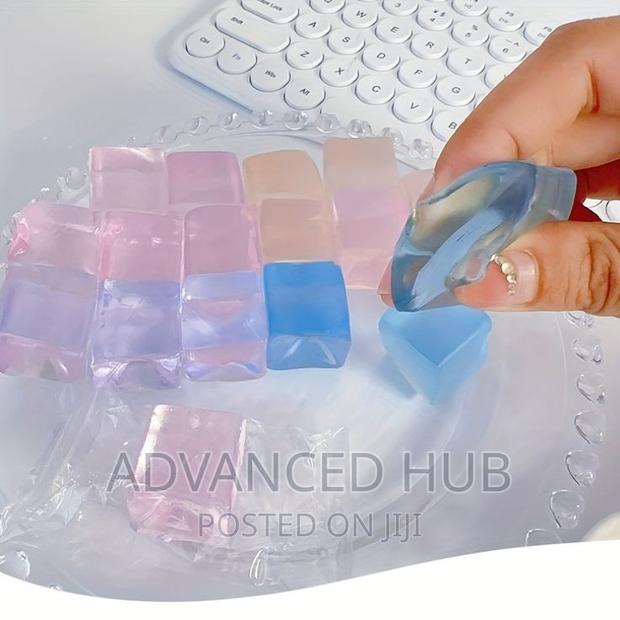 20pcs Reusable Silicone Ice Cubes - thumbnail 3