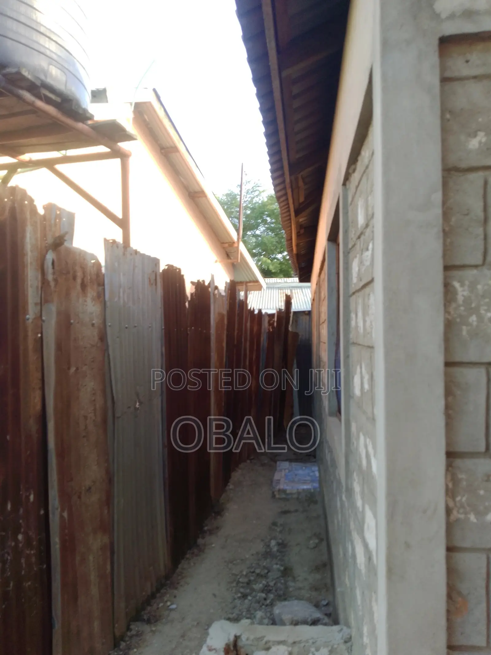 5bdrm House In Bombo Estate, Kiembeni For Sale