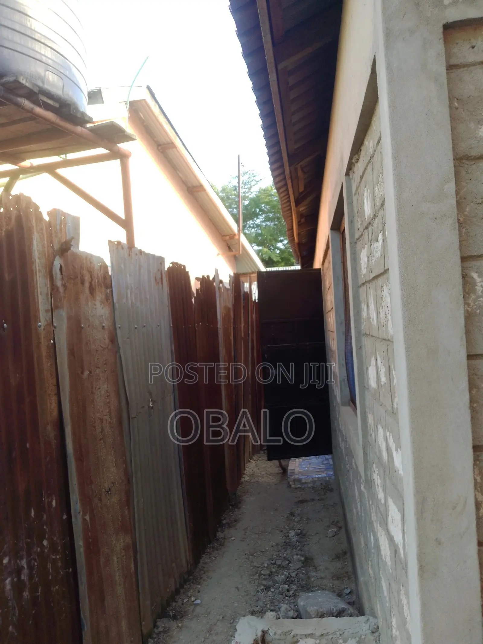 5bdrm House In Bombo Estate, Kiembeni For Sale