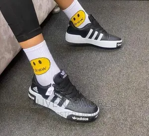 Adidas Sneakers